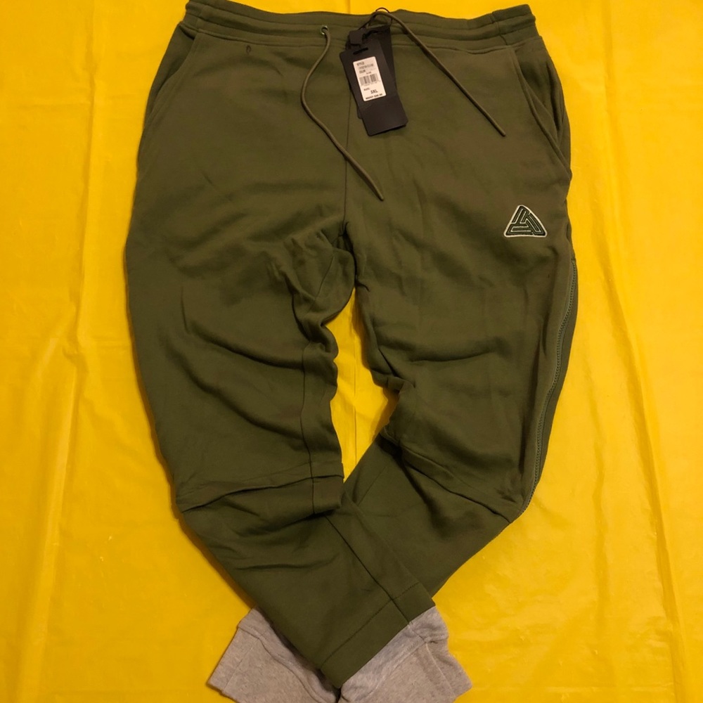 Pants - Picture 3 of 4